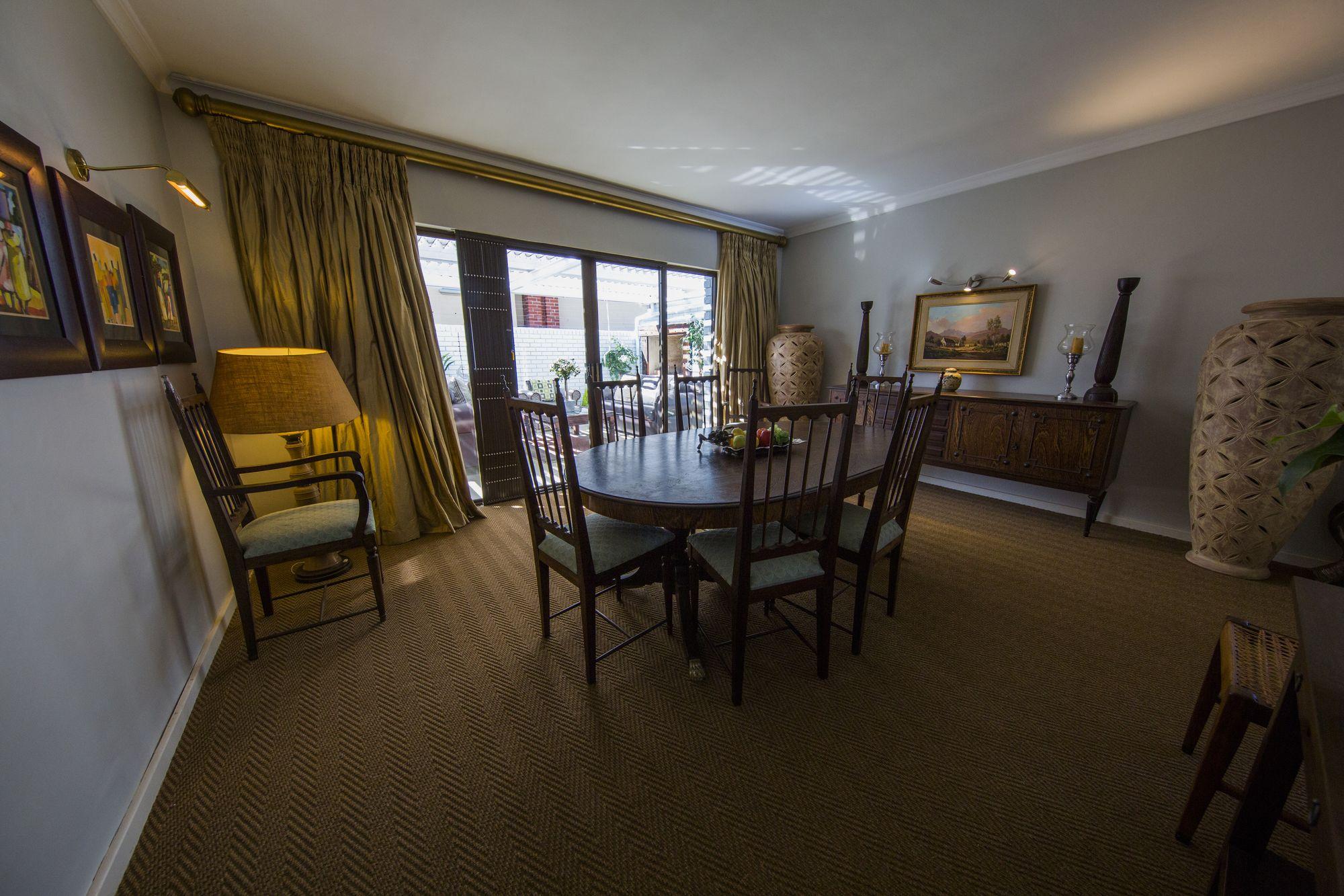 The Whale'S Tale Guesthouse 허머너스 외부 사진