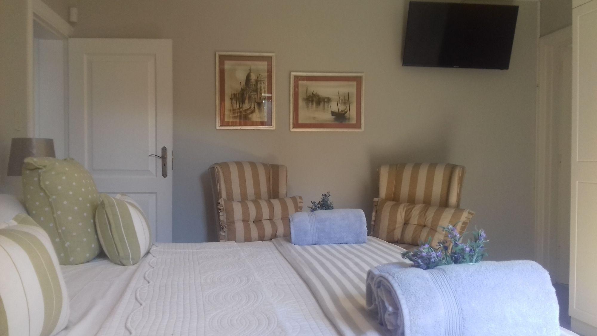 The Whale'S Tale Guesthouse 허머너스 외부 사진